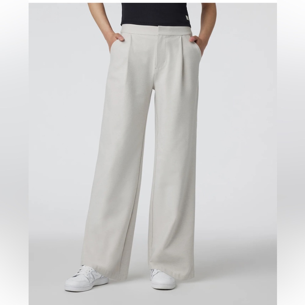 Vuori Women's Elegant Cream Wide-Leg Pants